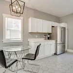 Pet-Friendly Minneapolis Home About 6 Mi To Dtwn!