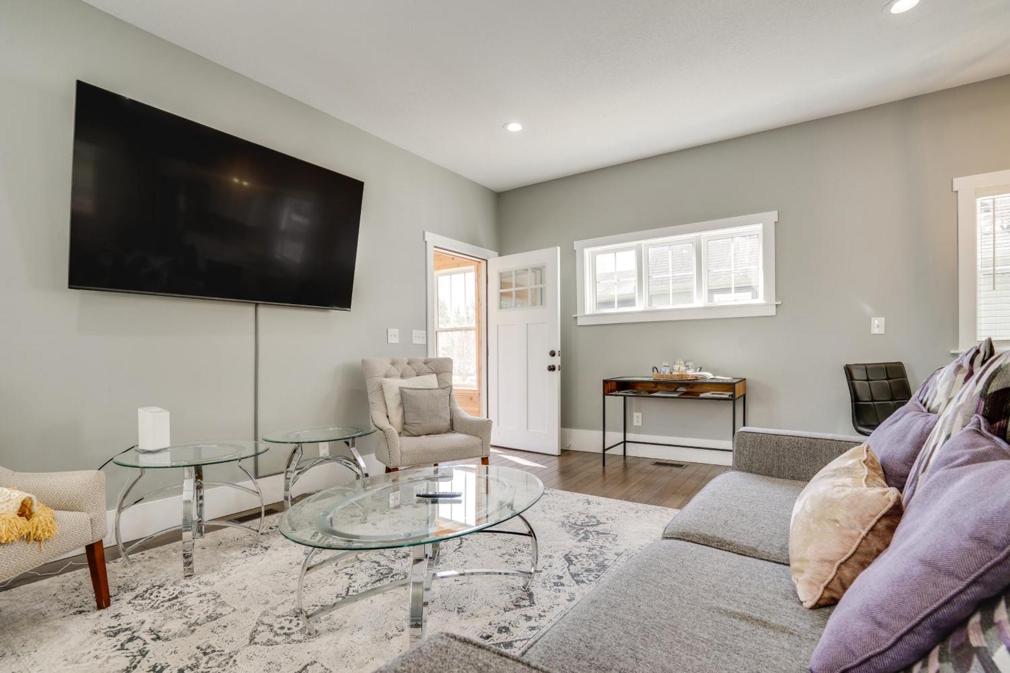 Pet-friendly About 6 Mi To Dtwn! Minneapolis